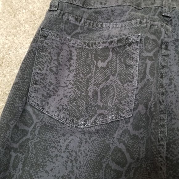 Snakeskin Jeans - Picture 6 of 12